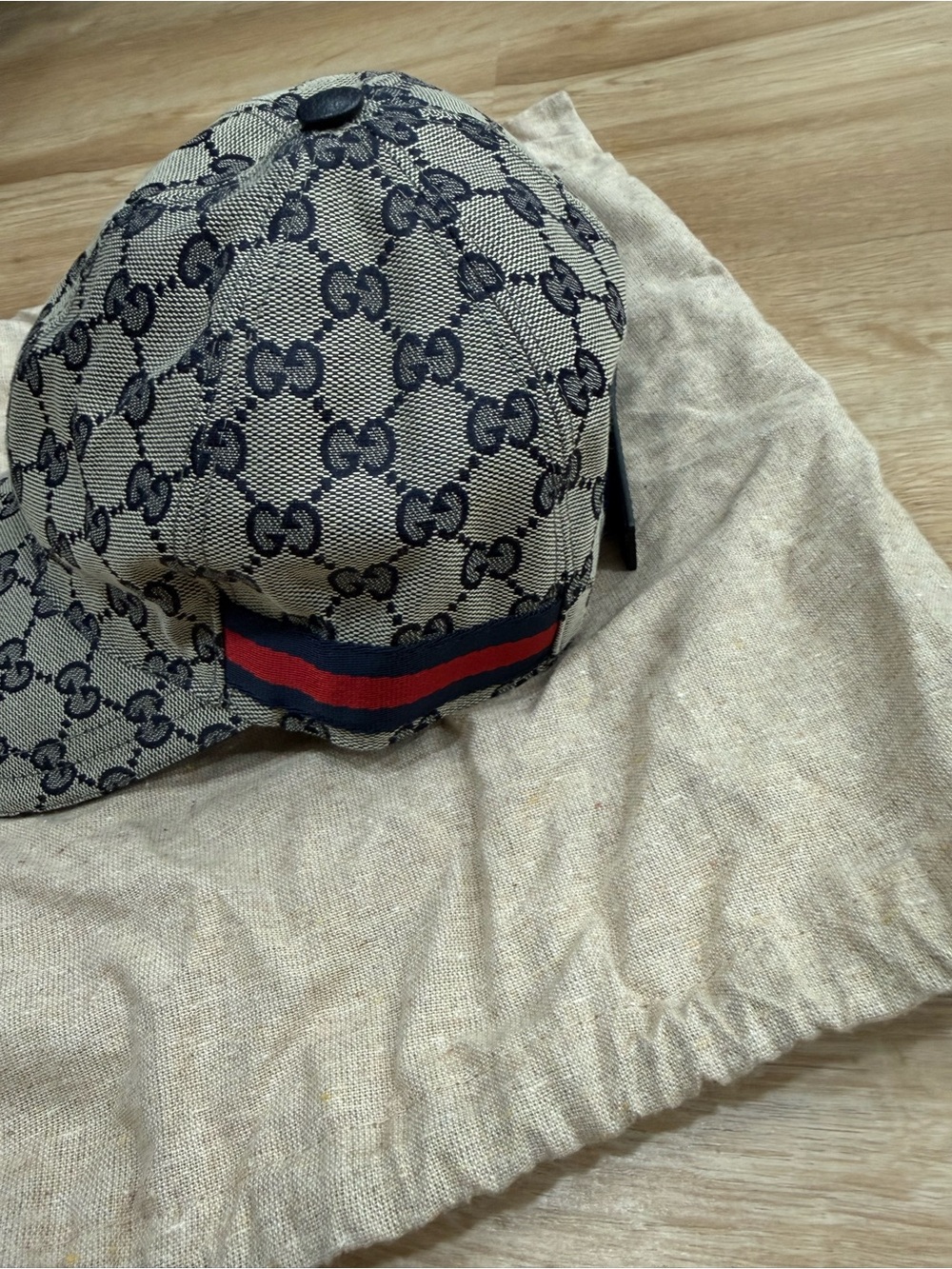 Gucci Beige Monogram Baseball Cap with Red & Navy Web - Picture 9 of 10